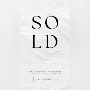 Women’s crewneck pullover